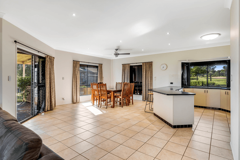 4 Roseburn Court, TORRINGTON, QLD 4350