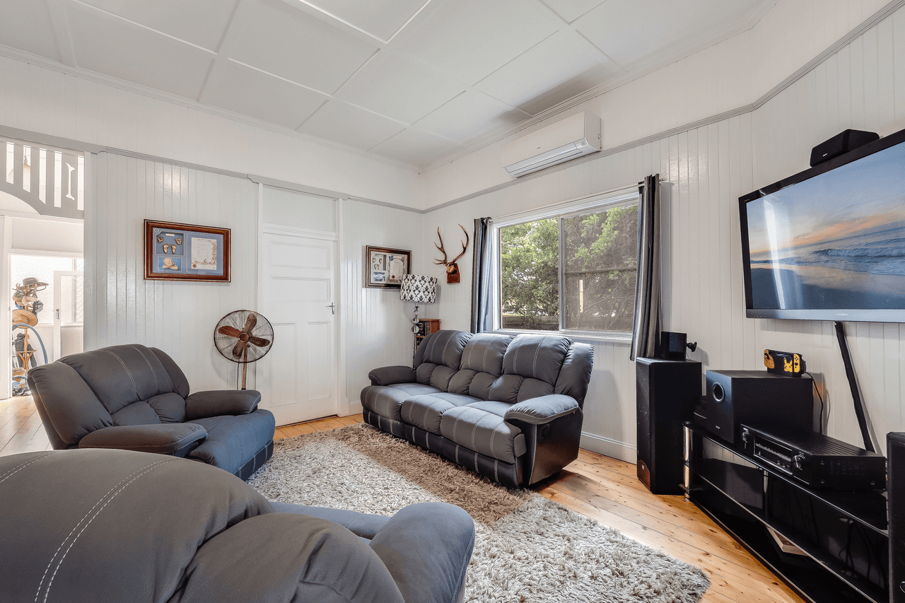 92 Anzac Avenue, NEWTOWN, QLD 4350