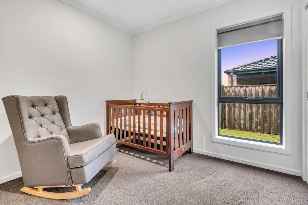 33 Devizes Drive, WOLLERT, VIC 3750