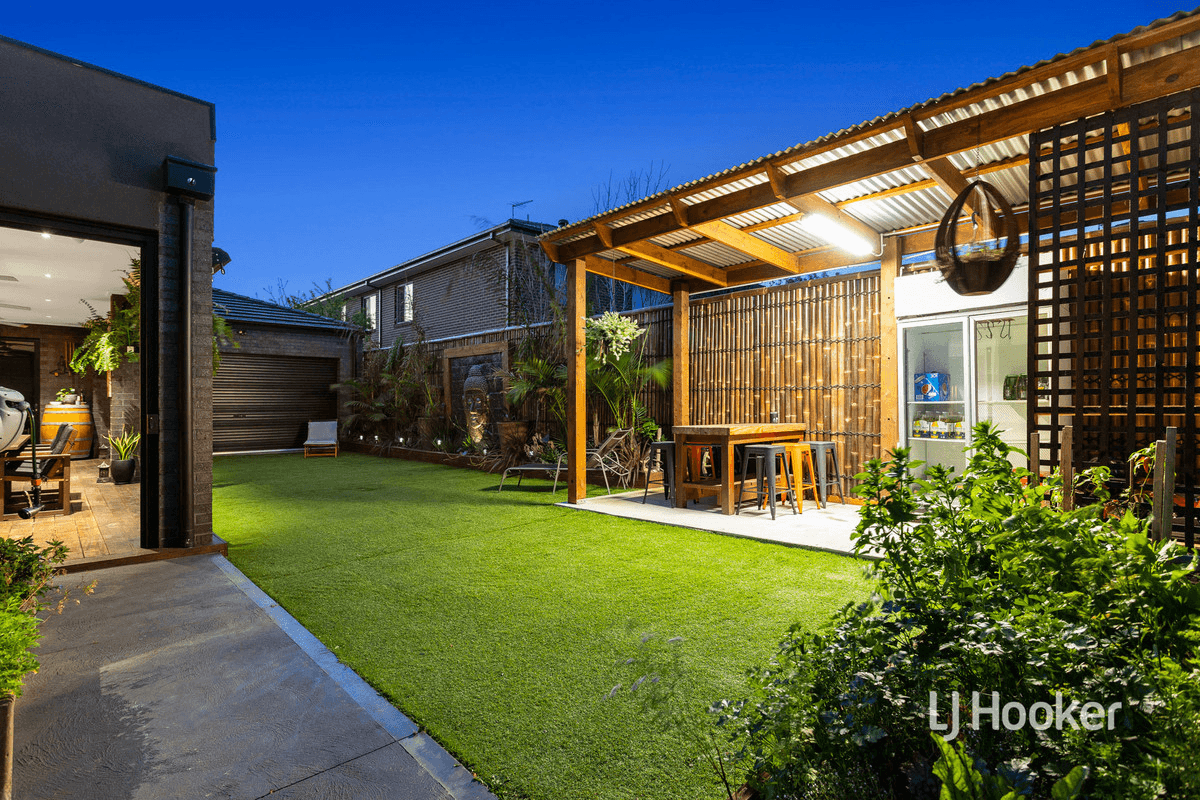 20-22 Featherbrook Drive, POINT COOK, VIC 3030