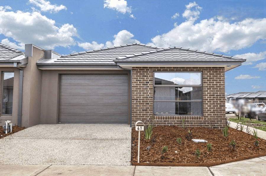 41 Highfield Drive, MICKLEHAM, VIC 3064