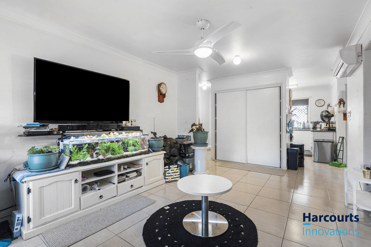 11/20-26 Golden Palms Court, ASHMORE, QLD 4214