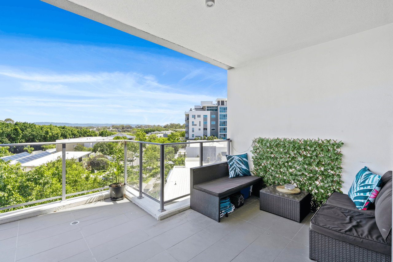 103/43 Harbour Town Drive, BIGGERA WATERS, QLD 4216