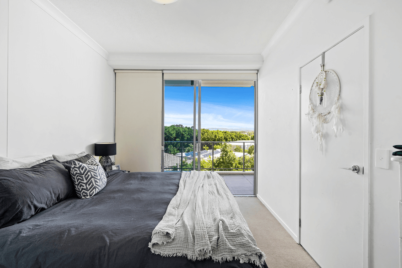 103/43 Harbour Town Drive, BIGGERA WATERS, QLD 4216