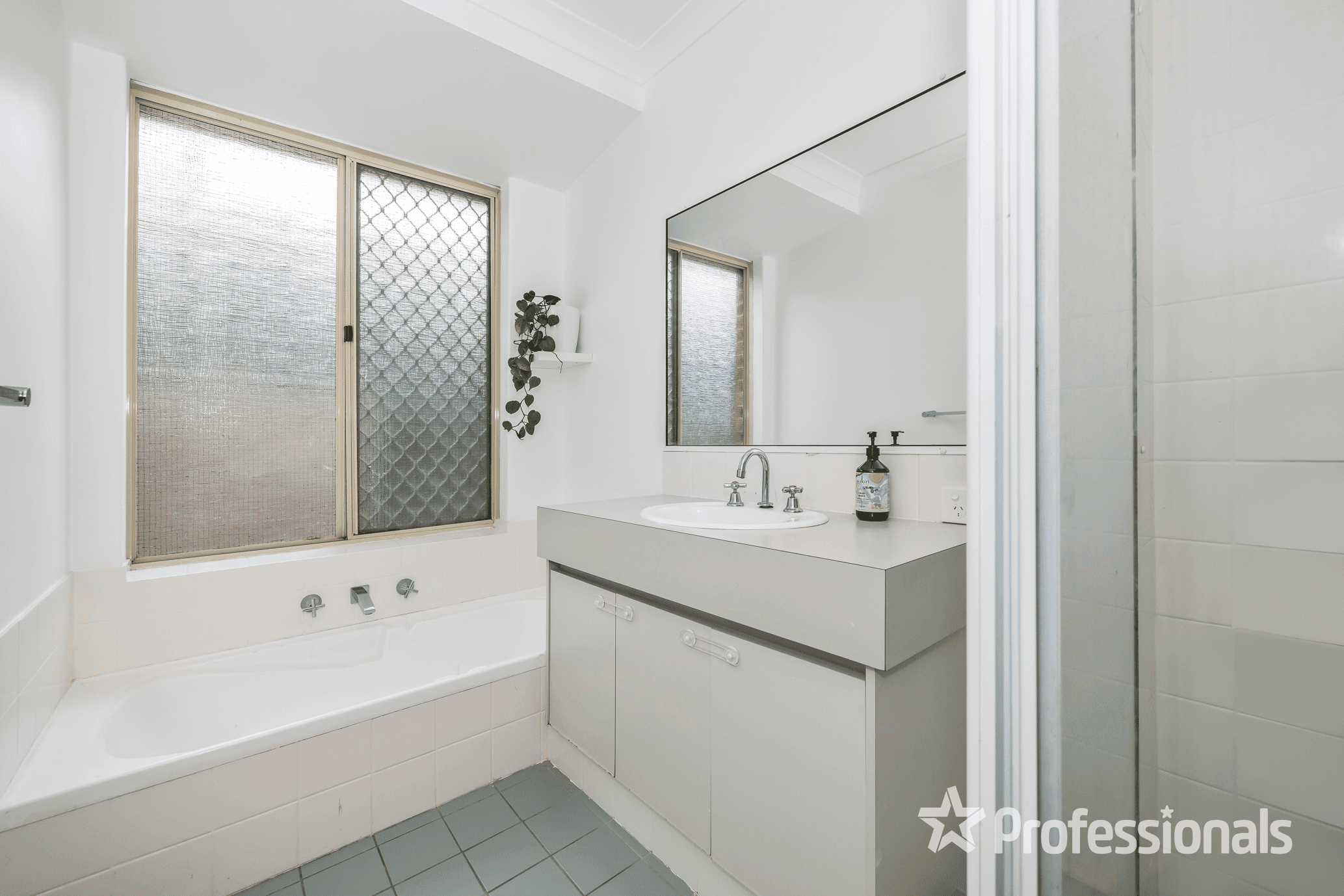 19 Graduate Place, MARANGAROO, WA 6064