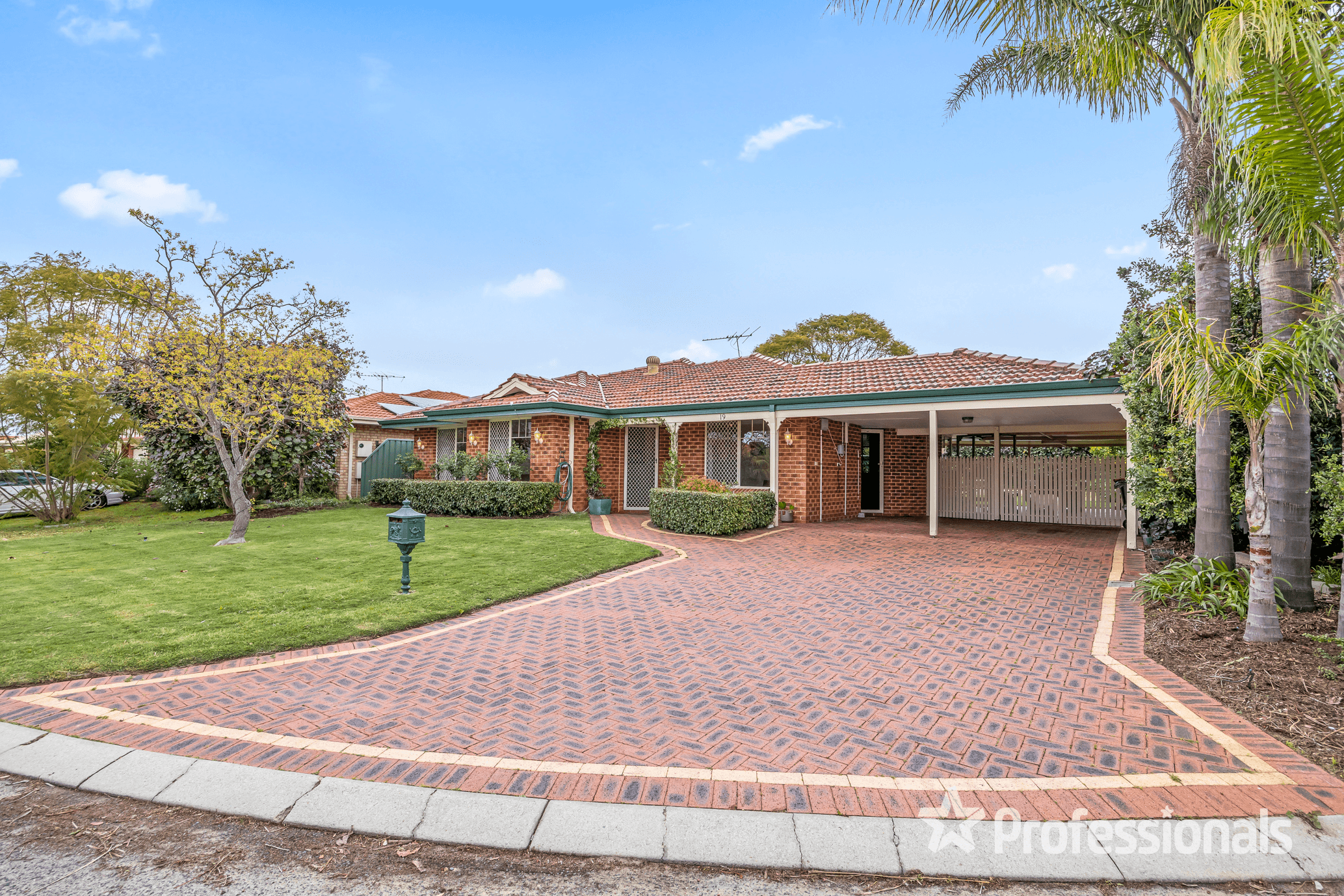 19 Graduate Place, MARANGAROO, WA 6064