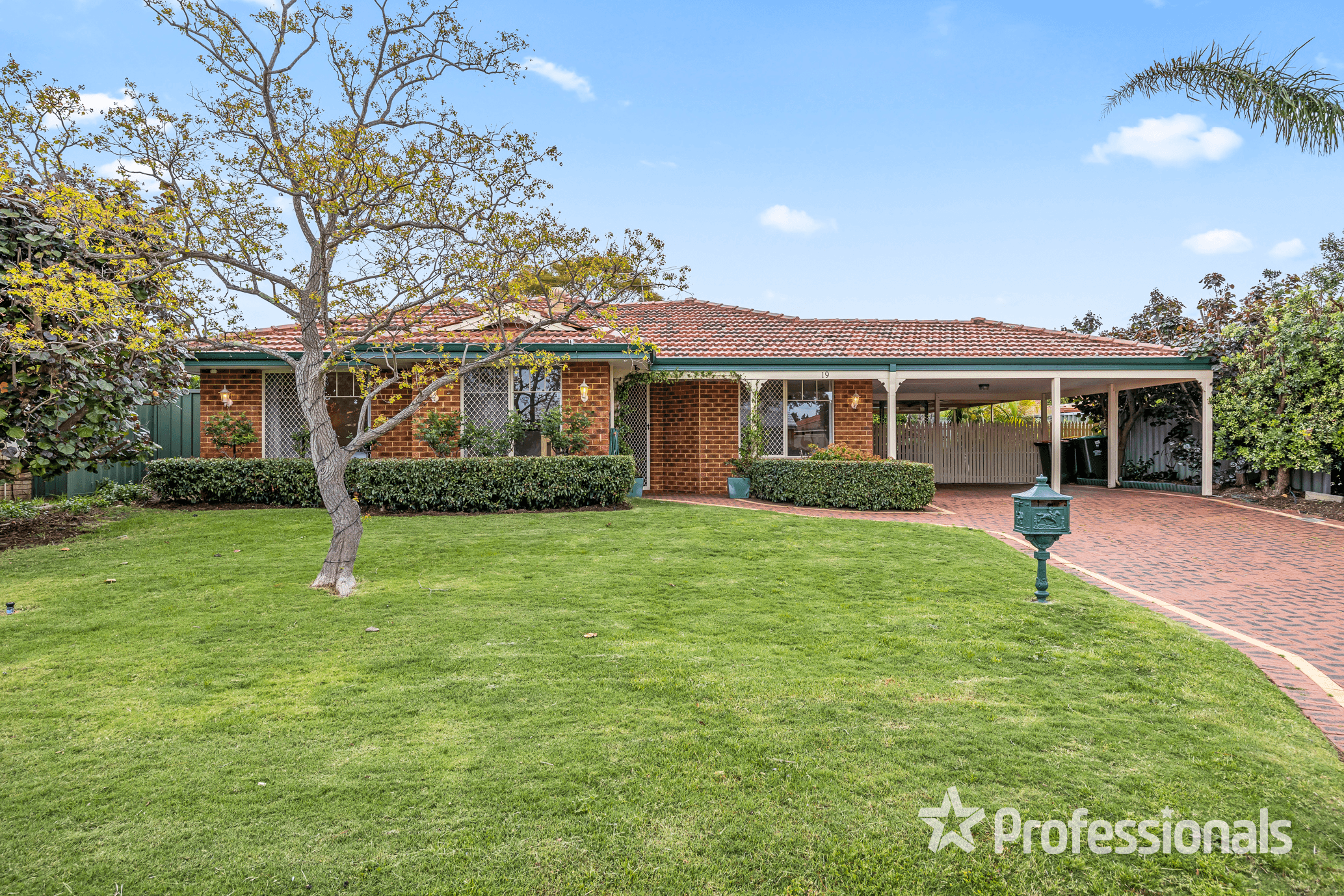 19 Graduate Place, MARANGAROO, WA 6064