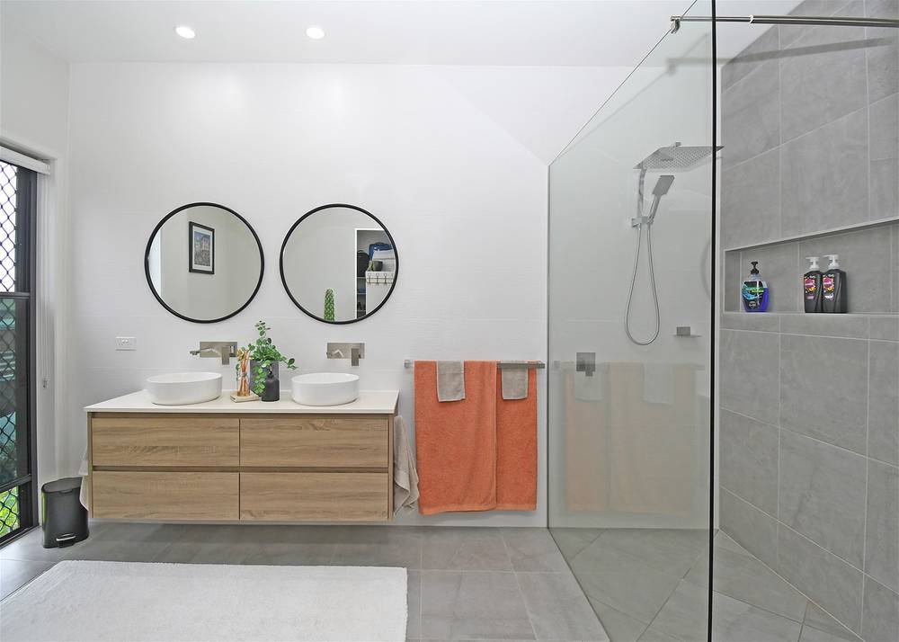 4 Petrel Avenue, RIVER HEADS, QLD 4655