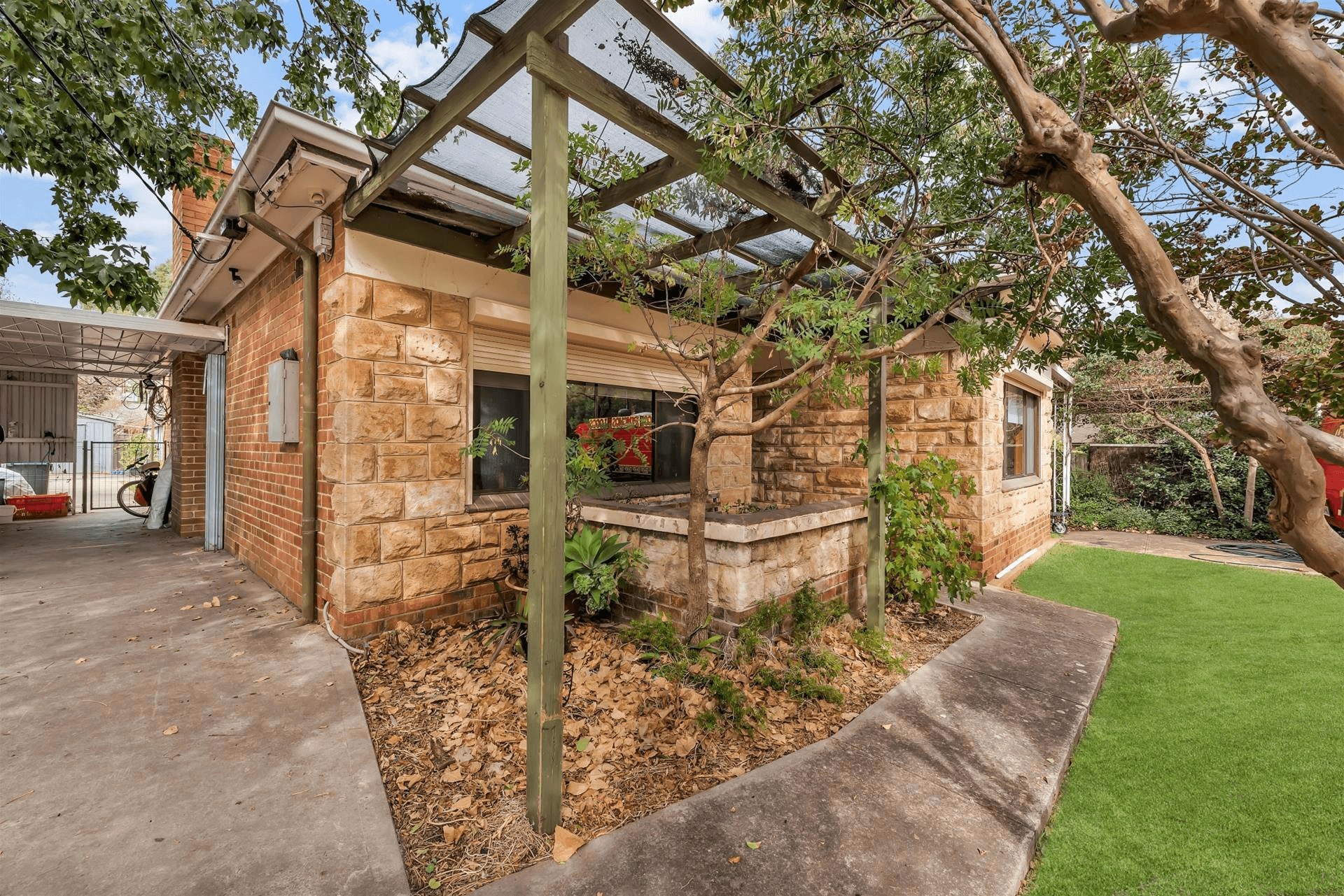 43 Wattlebury Road, Lower Mitcham, SA 5062