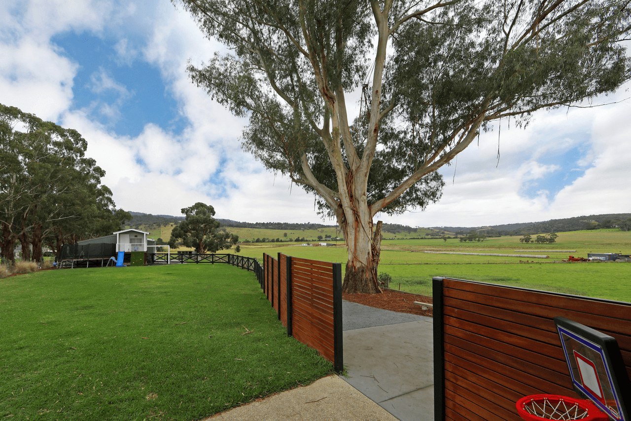 403 Lysterfield Road, Lysterfield, VIC 3156