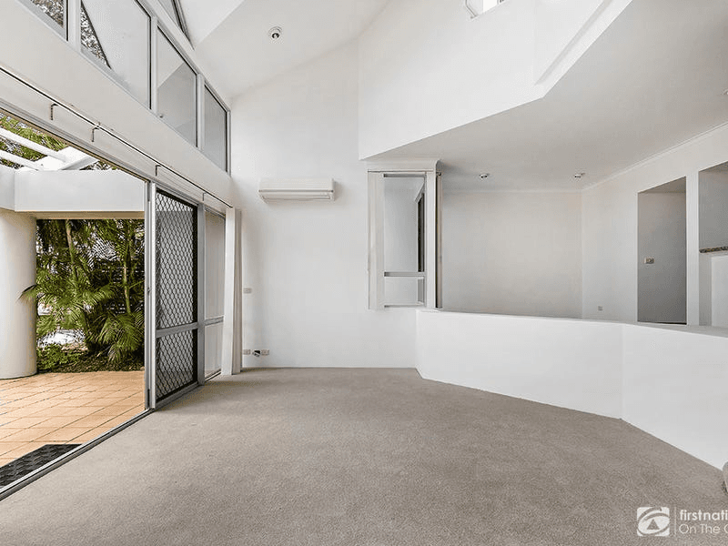 5 Allenton 125 Santa Cruz Boulevard, CLEAR ISLAND WATERS, QLD 4226