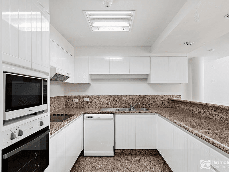 5 Allenton 125 Santa Cruz Boulevard, CLEAR ISLAND WATERS, QLD 4226