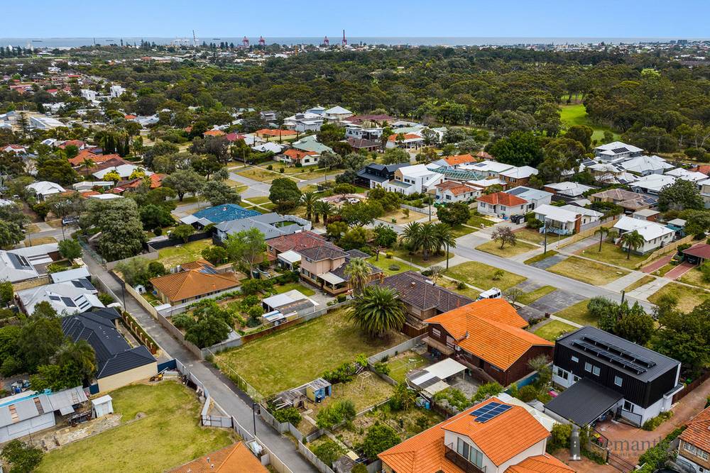 10B Biddles Lane, White Gum Valley, WA 6162