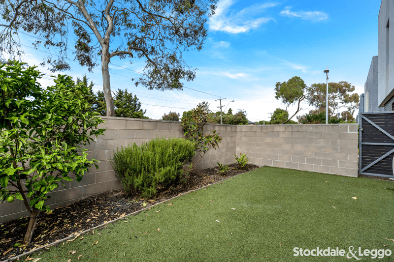 2 Poble Walk, AVONDALE HEIGHTS, VIC 3034