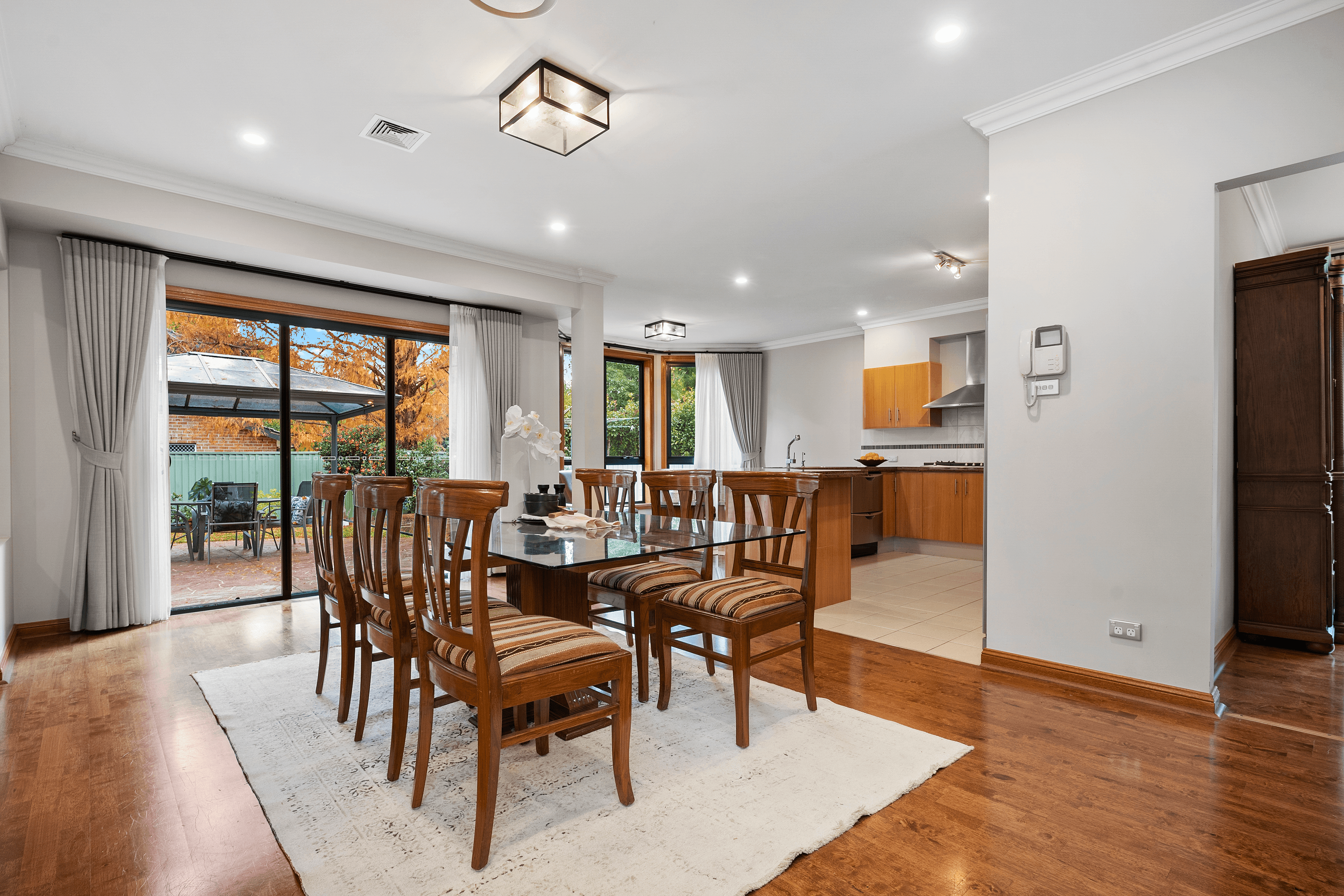 1f Swan Place, PENNANT HILLS, NSW 2120