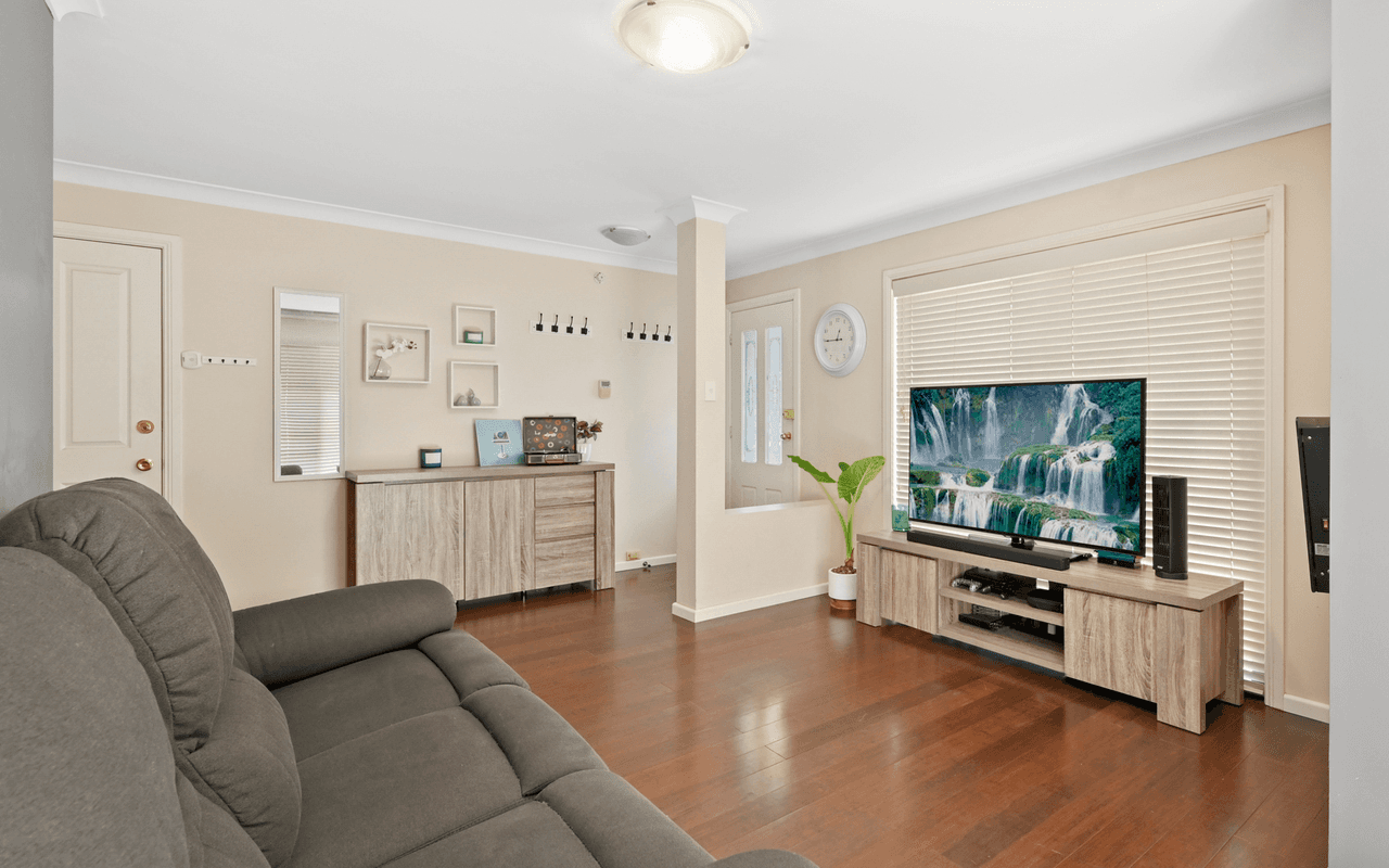 3/92-98 Glenfield Drive, CURRANS HILL, NSW 2567