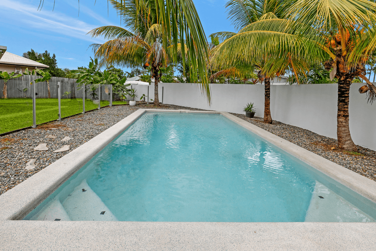 10 Murrinda Gardens, TRINITY PARK, QLD 4879