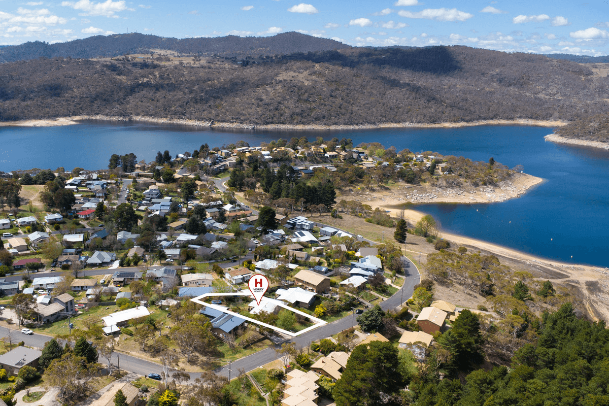 11 Cobbon Crescent, Jindabyne, NSW 2627