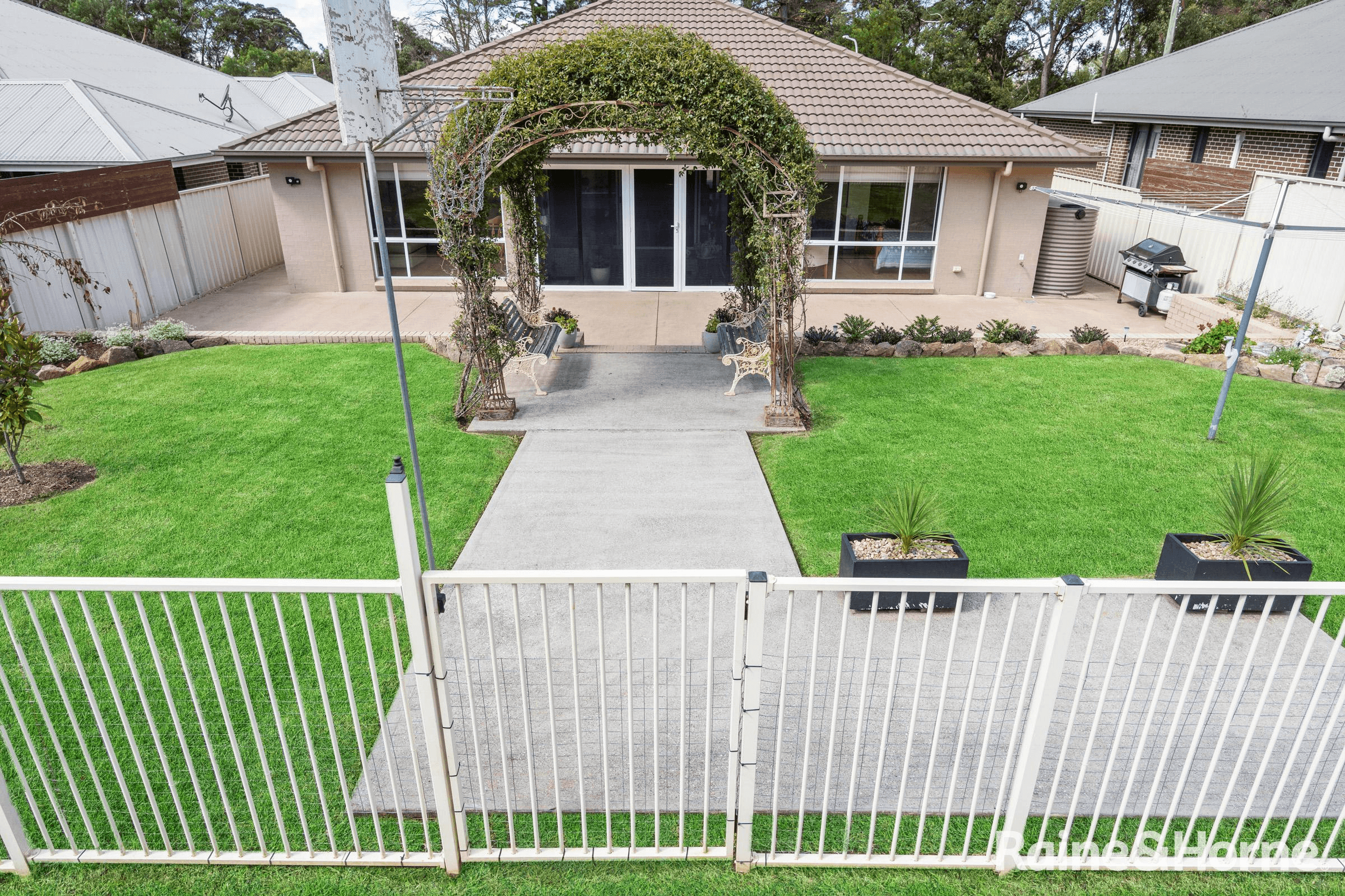 6 Railway Terrace, WILLOW VALE, NSW 2575