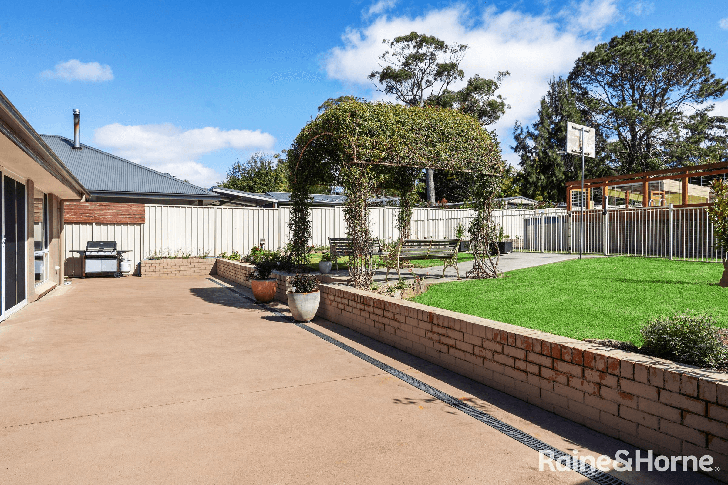 6 Railway Terrace, WILLOW VALE, NSW 2575