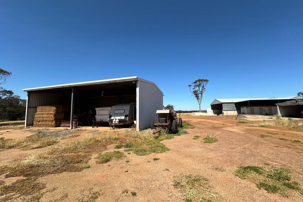 3279 Calzoni Road, Hyden, WA 6359