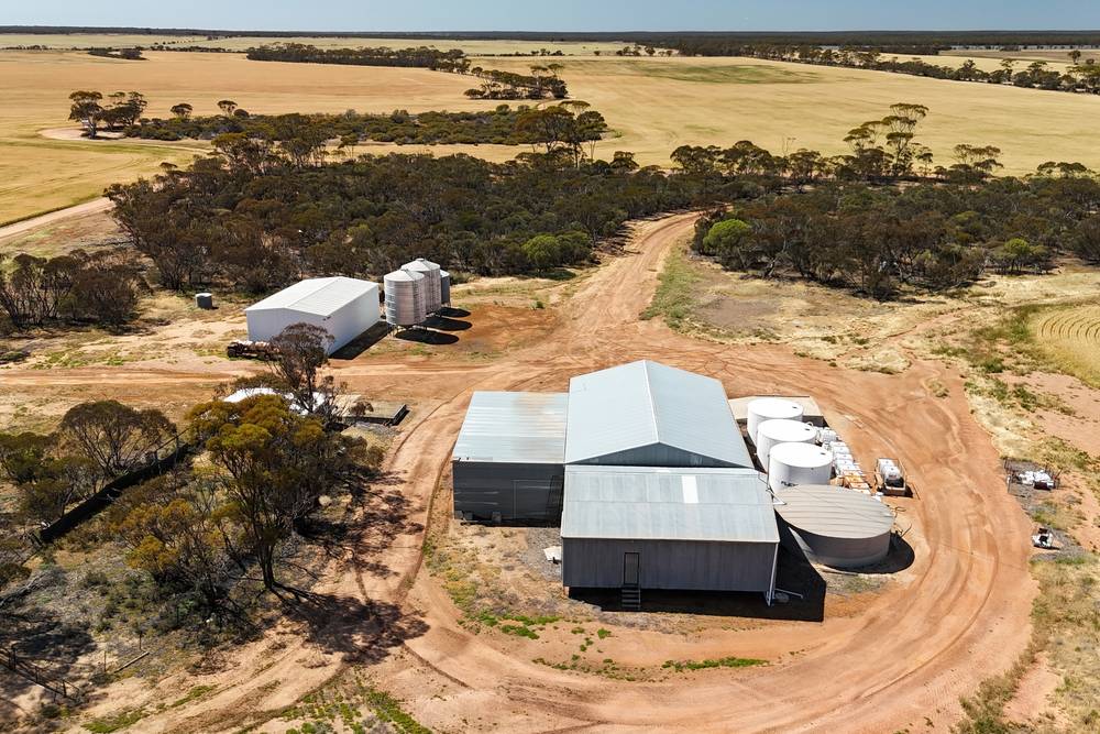 3279 Calzoni Road, Hyden, WA 6359