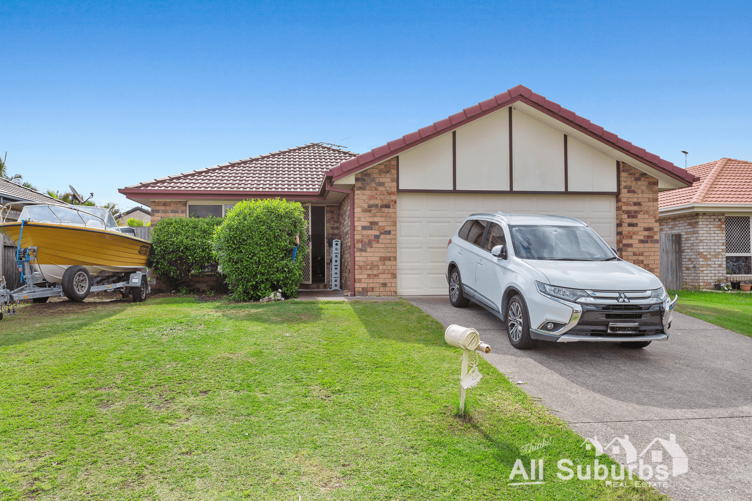 18 Clayton Court, CRESTMEAD, QLD 4132