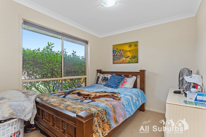 18 Clayton Court, CRESTMEAD, QLD 4132