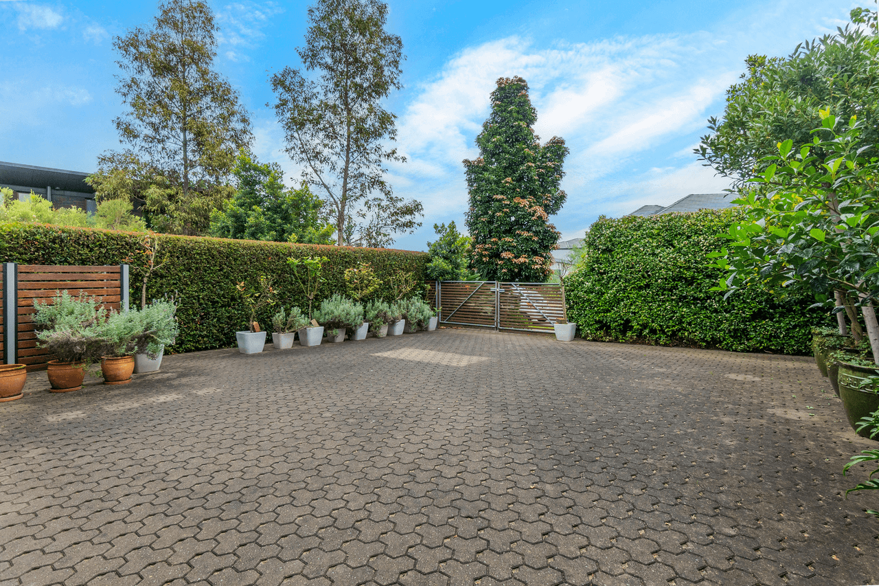 26 Country Club Circuit, NORWEST, NSW 2153