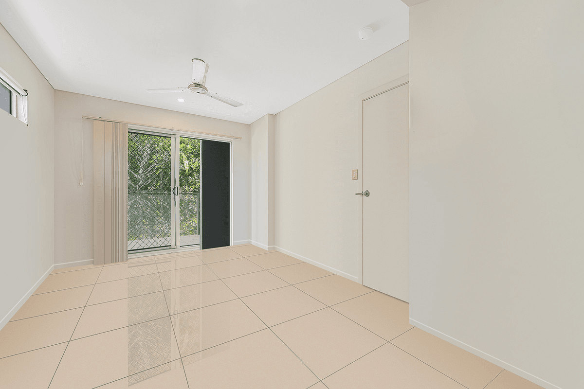 1/221 Sir Fred Schonell Drive, St Lucia, QLD 4067