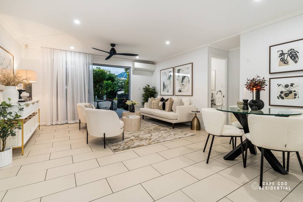 2/77 Douglas Street, GREENSLOPES, QLD 4120