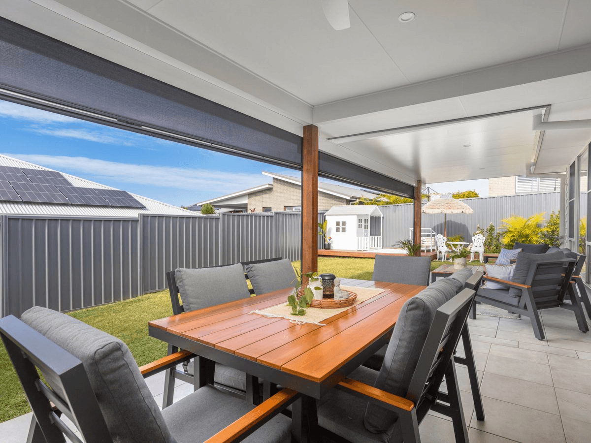 6 Auvergne Way, OLD BAR, NSW 2430