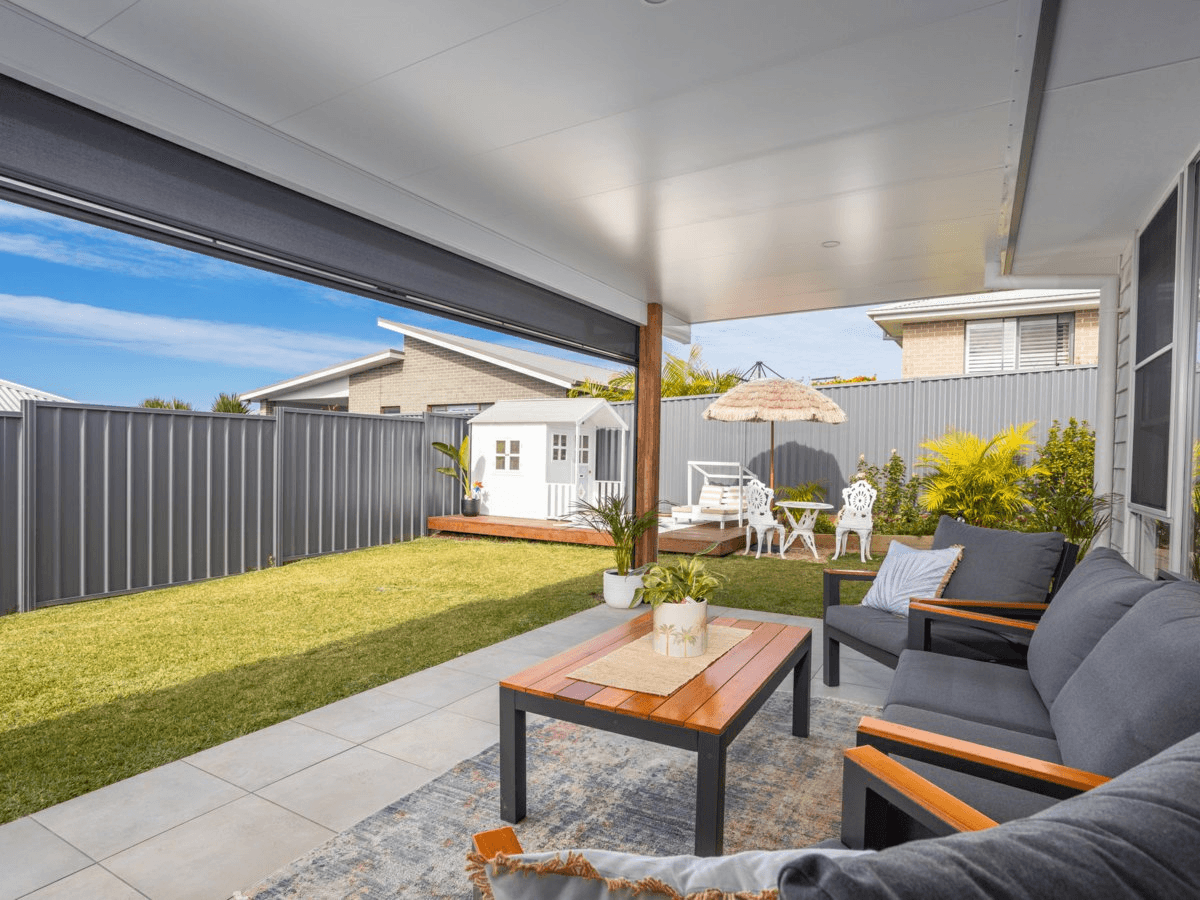 6 Auvergne Way, OLD BAR, NSW 2430