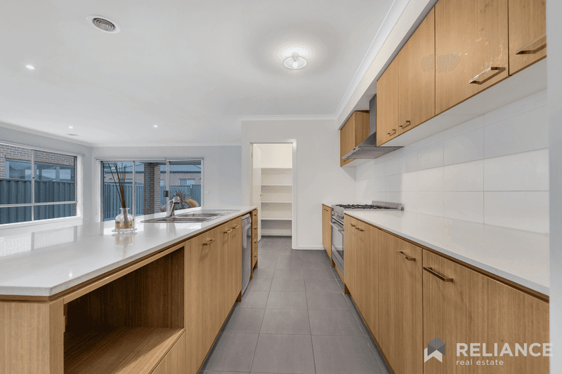 11 MacAlister Grove, Cobblebank, VIC 3338