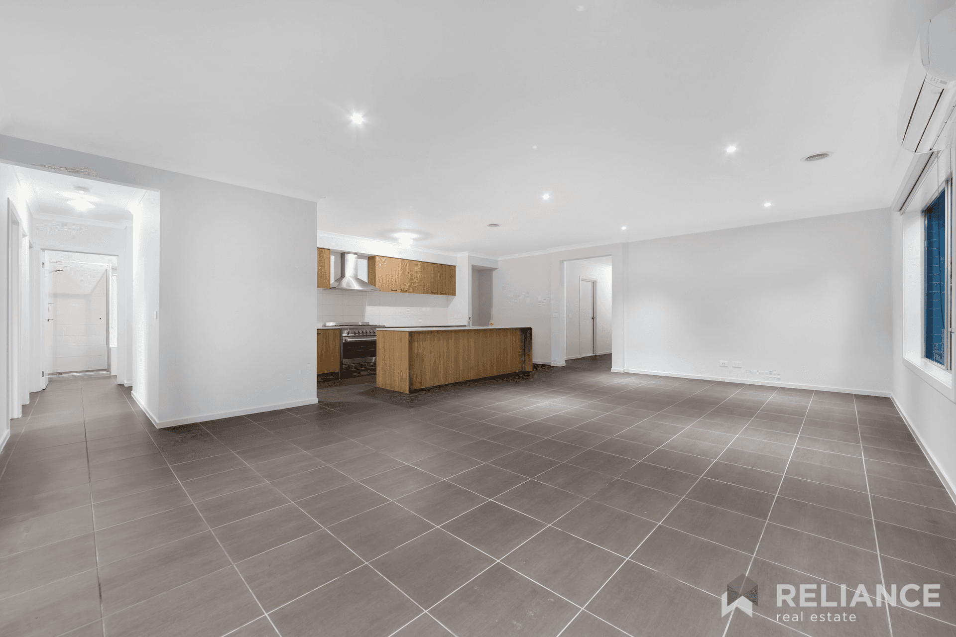 11 MacAlister Grove, Cobblebank, VIC 3338