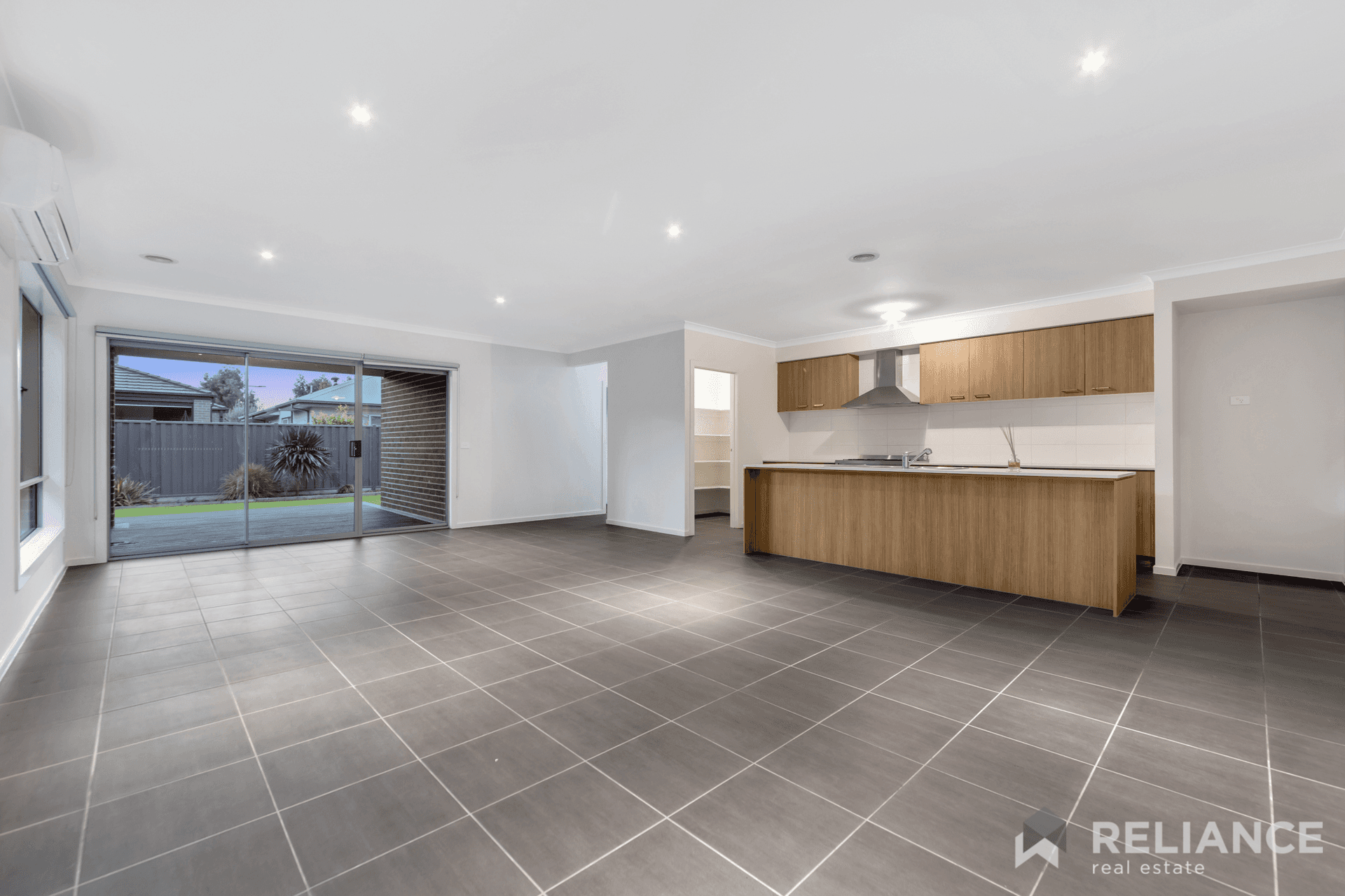 11 MacAlister Grove, Cobblebank, VIC 3338