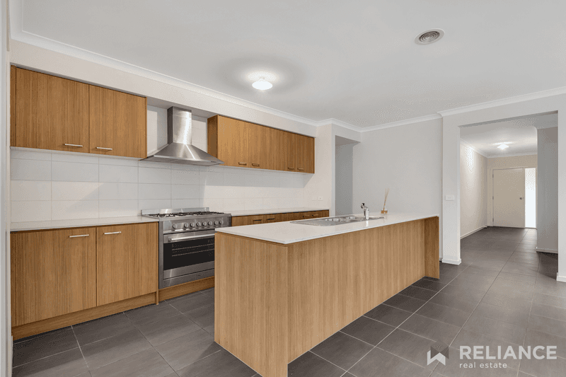 11 MacAlister Grove, Cobblebank, VIC 3338