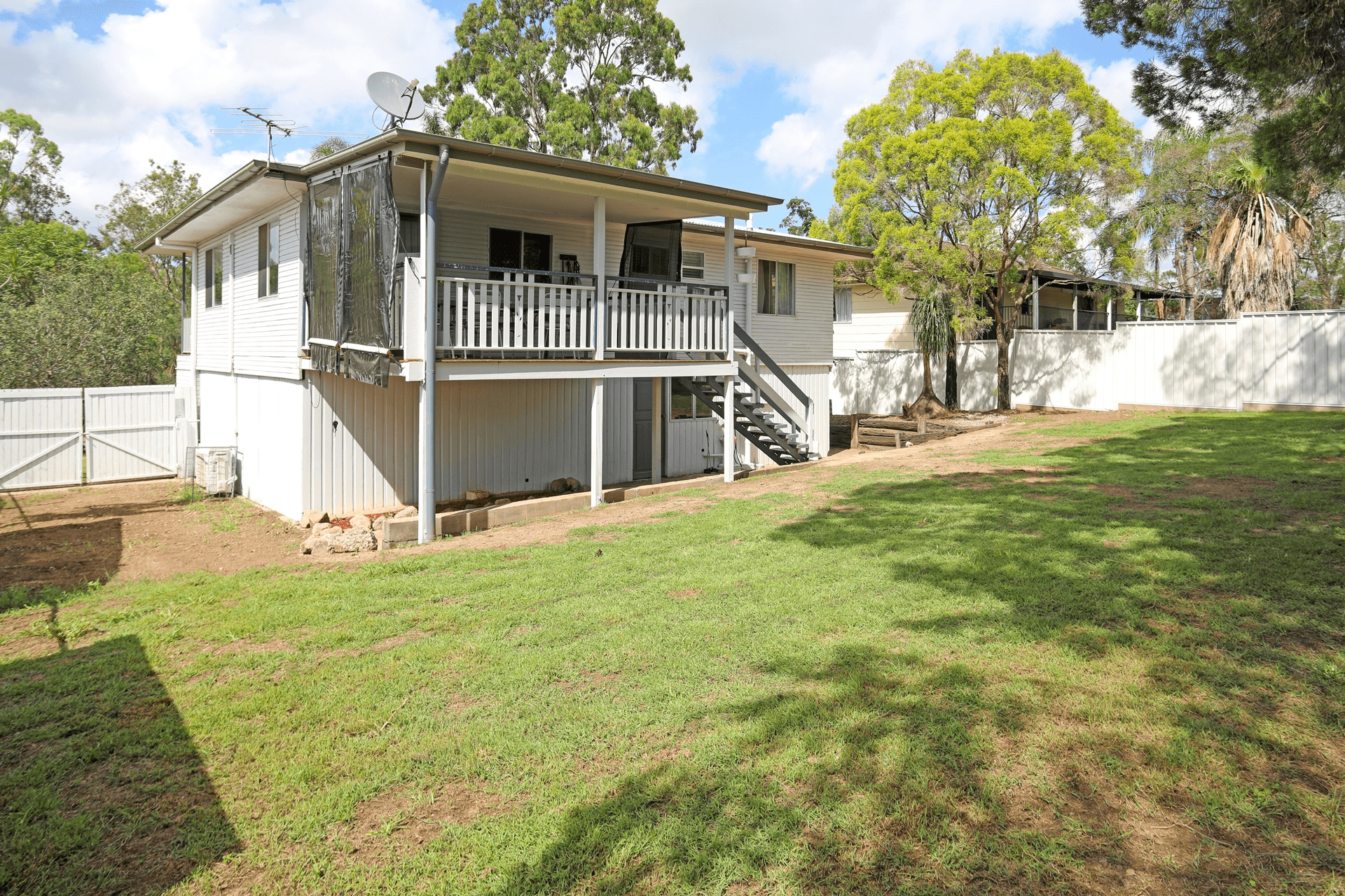 16 REIF STREET, FLINDERS VIEW, QLD 4305