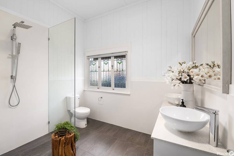 6 Carranya Street, Camp Hill, QLD 4152