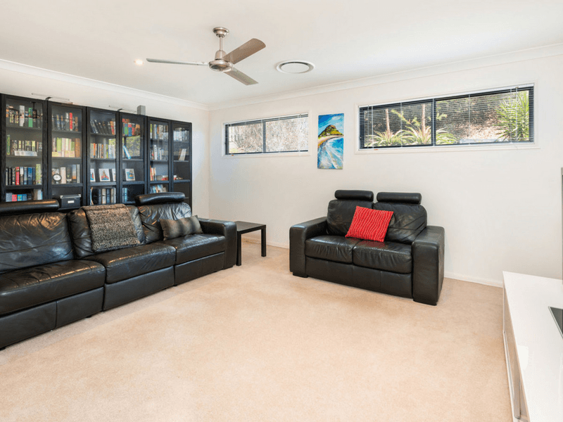 3 Elkins Street, Pacific Pines, QLD 4211