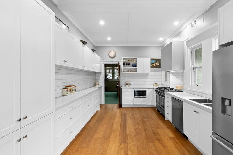 99 Aberdeen Street, Newtown, VIC 3220