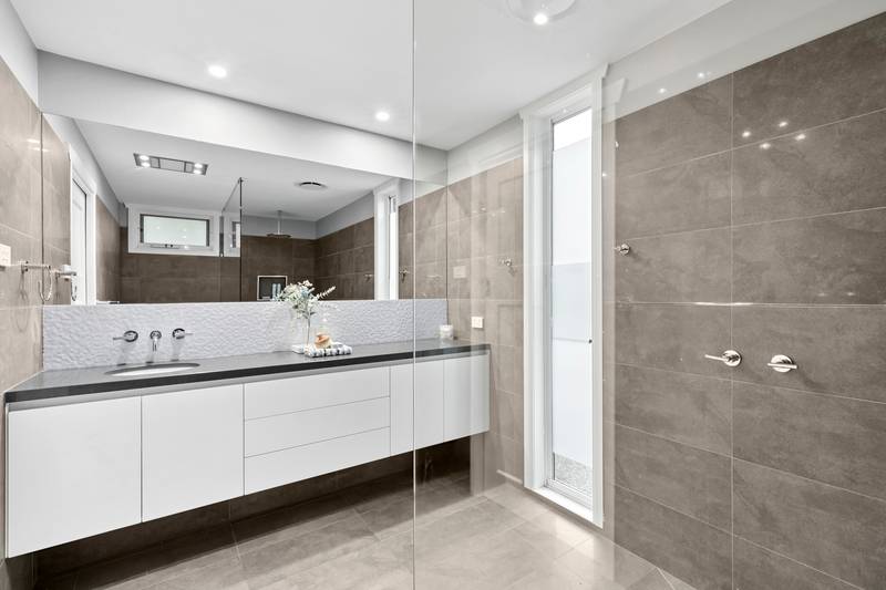 99 Aberdeen Street, Newtown, VIC 3220