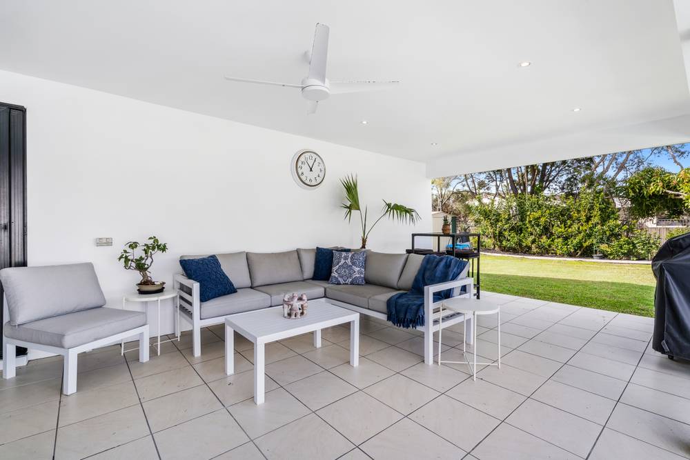 26 Collins Crescent, BENOWA, QLD 4217