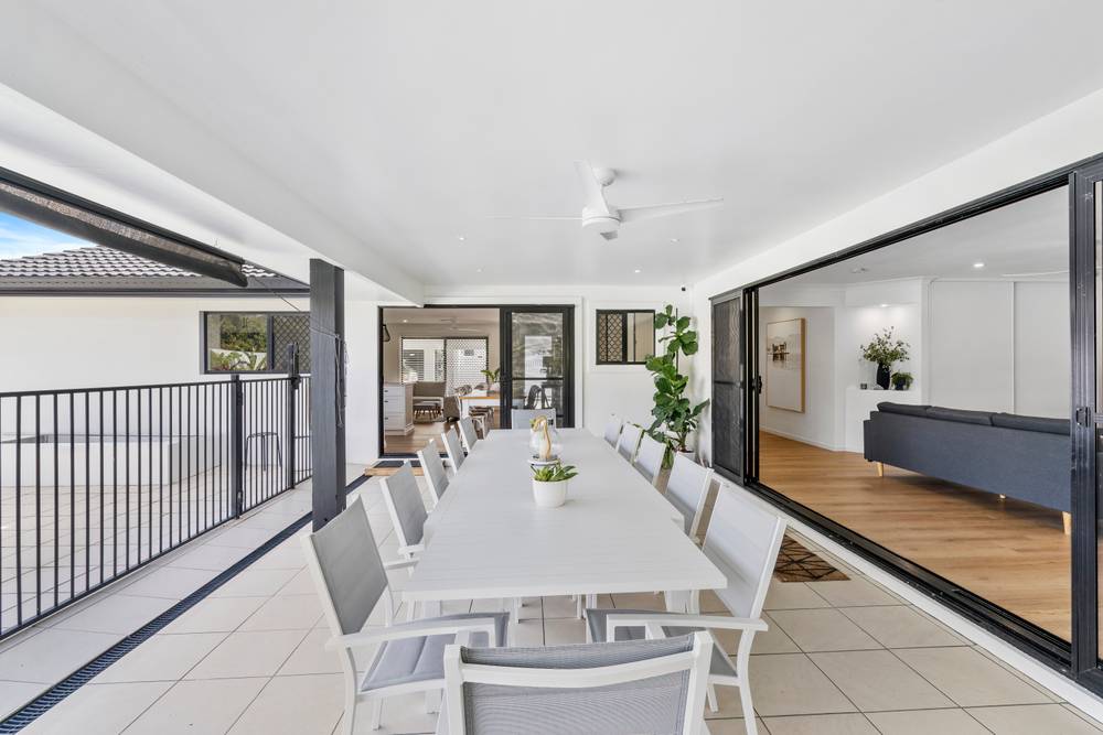 26 Collins Crescent, BENOWA, QLD 4217