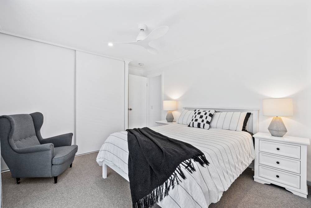 26 Collins Crescent, BENOWA, QLD 4217