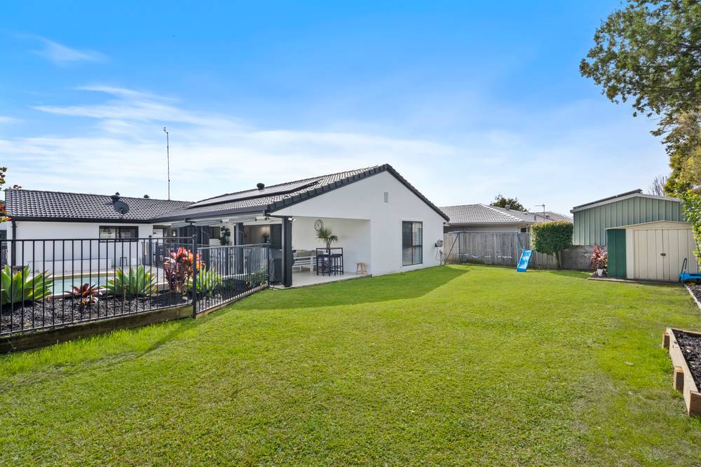 26 Collins Crescent, BENOWA, QLD 4217