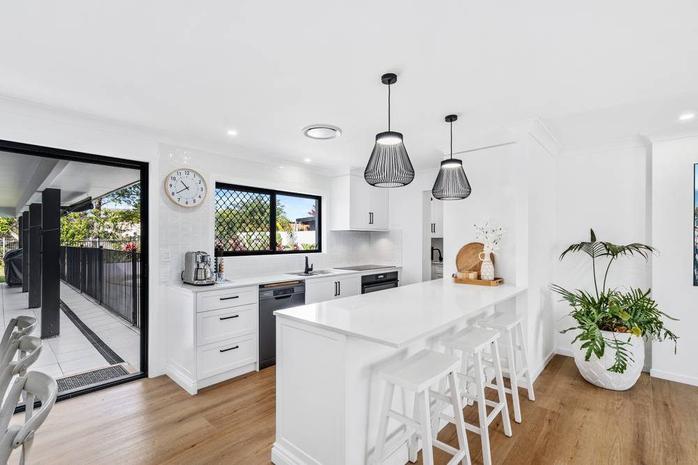 26 Collins Crescent, BENOWA, QLD 4217