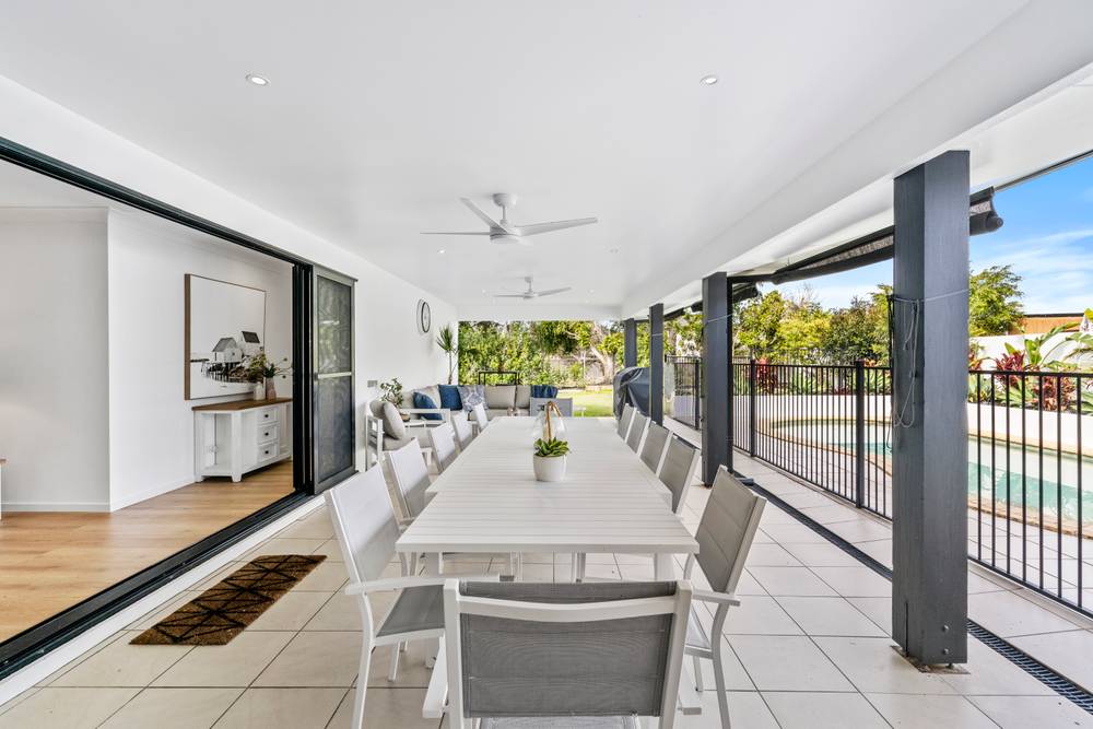 26 Collins Crescent, BENOWA, QLD 4217