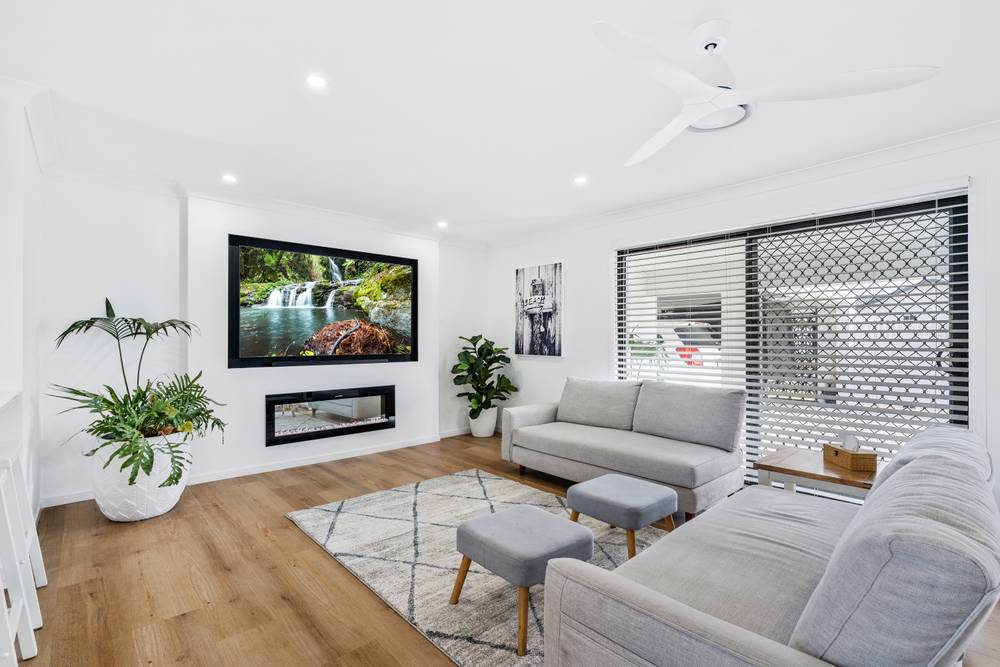 26 Collins Crescent, BENOWA, QLD 4217
