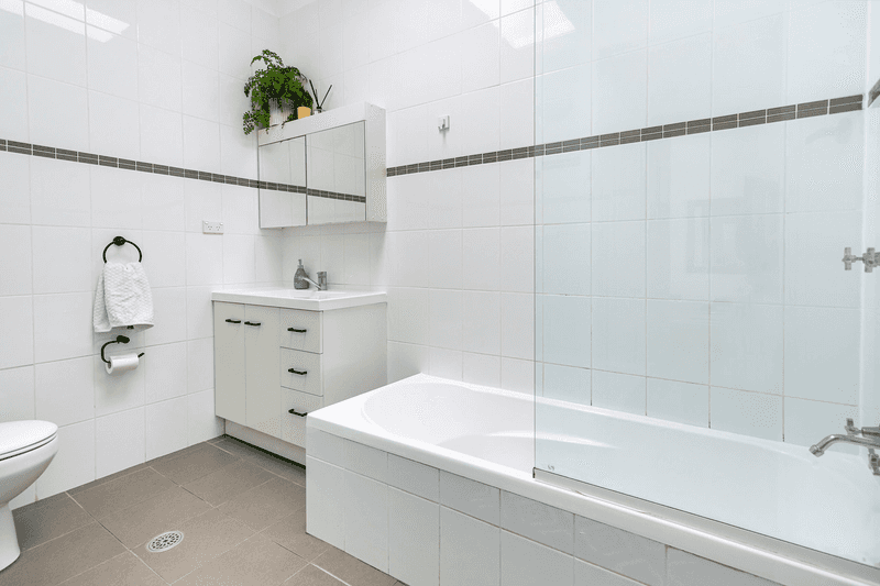 4 Bromfield Avenue, Toongabbie, NSW 2146